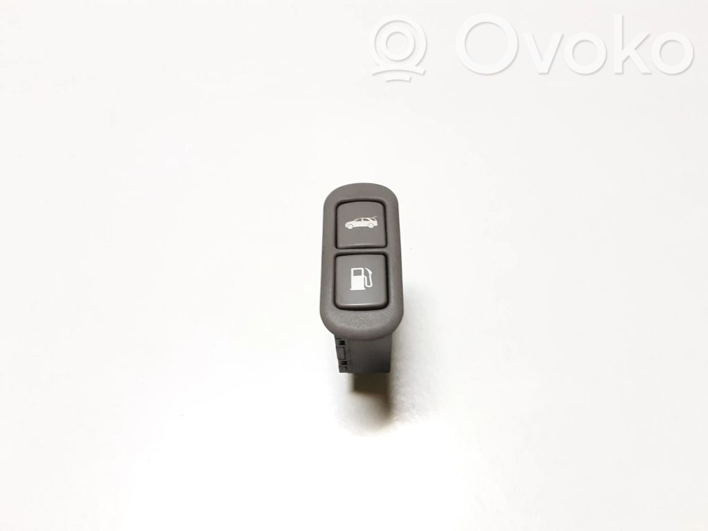 KIA Sorento Fuel tank opening switch 