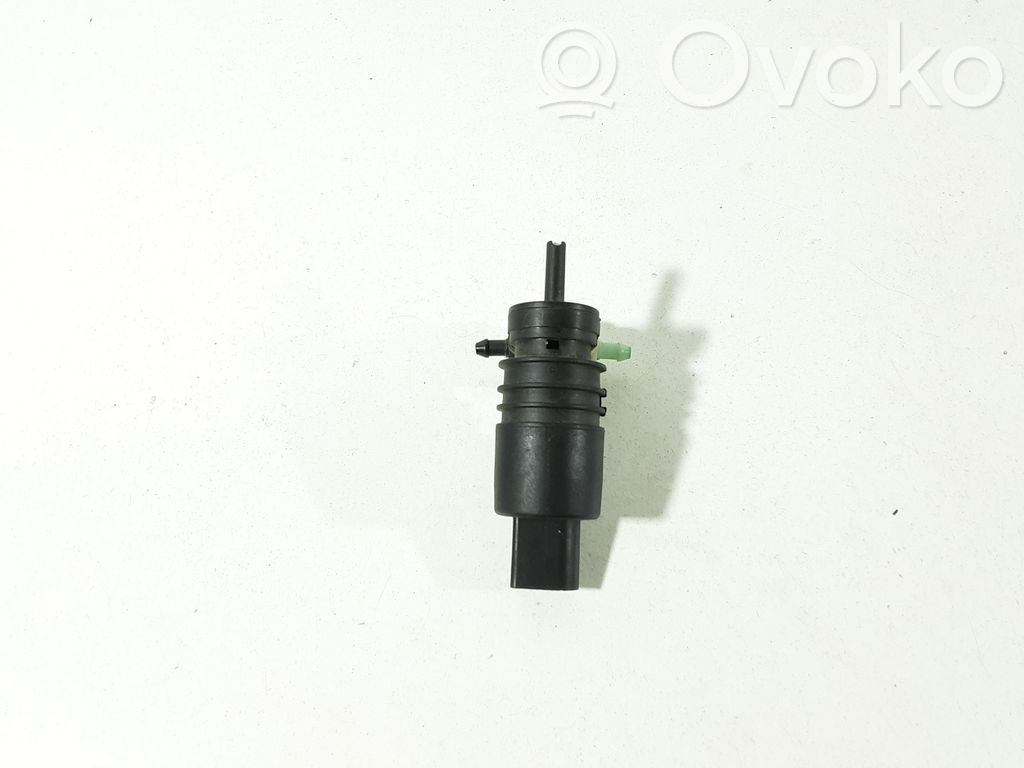 Mitsubishi Colt Windscreen/windshield washer pump 