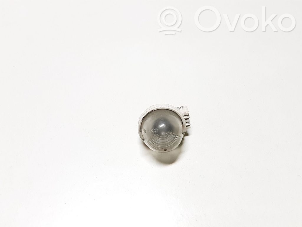 Suzuki Grand Vitara II Lampa oświetlenia tylnej tablicy rejestracyjnej 