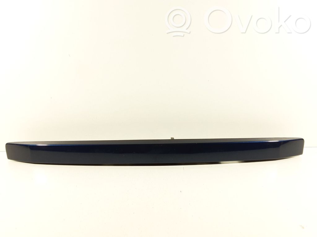 Jeep Grand Cherokee (WK) Trunk door license plate light bar 