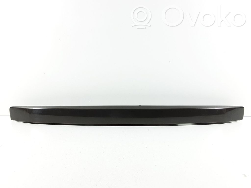 Jeep Grand Cherokee (WK) Trunk door license plate light bar 