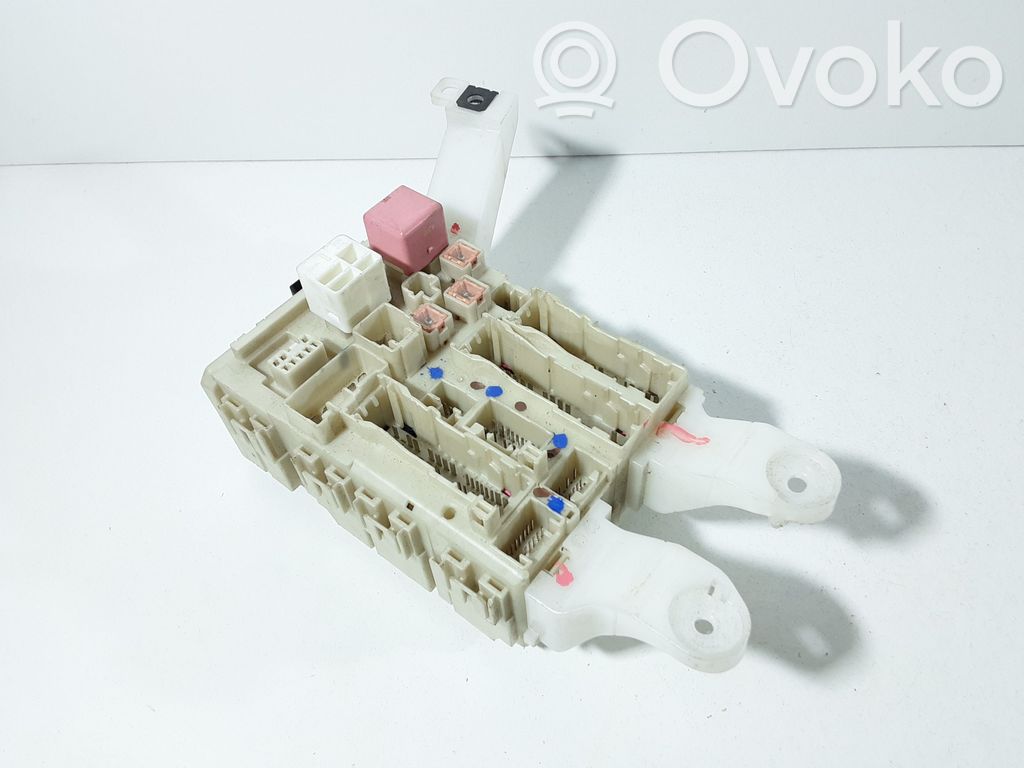Toyota Auris 150 Fuse module 