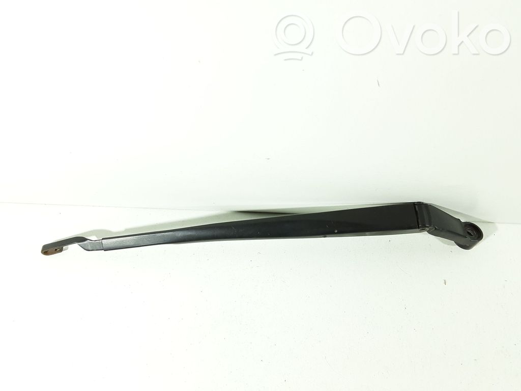 Toyota Auris 150 Front wiper blade arm 