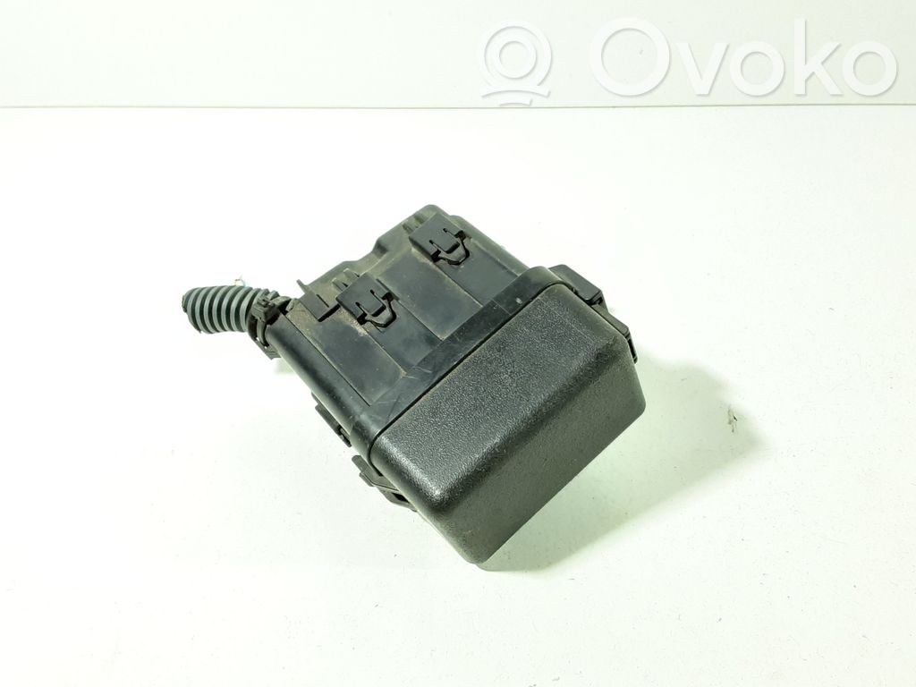 Toyota Auris 150 Relay mounting block 
