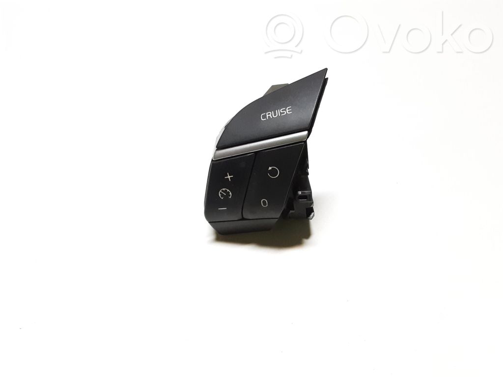 Volvo XC90 Steering wheel buttons/switches 