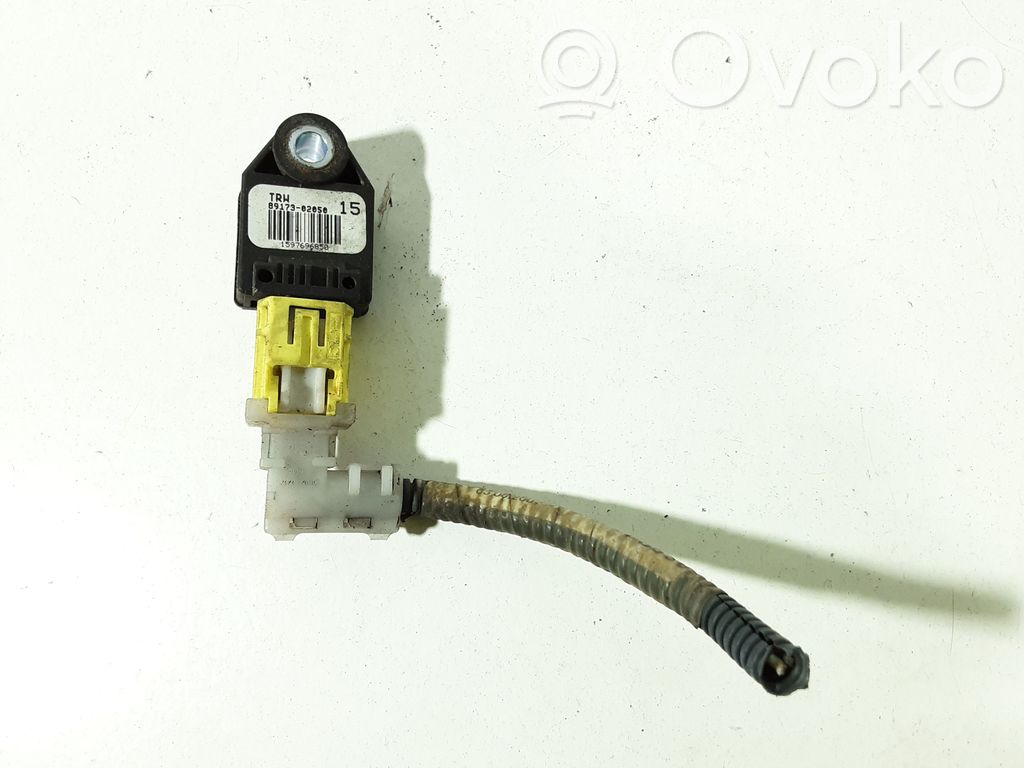 Czujnik uderzenia Airbag   8917302050,8211102V30