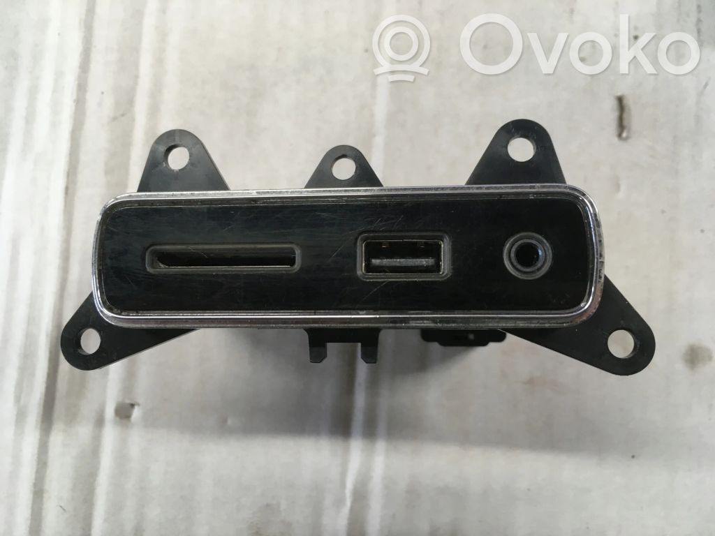 Maserati Levante Enchufe conector USB 