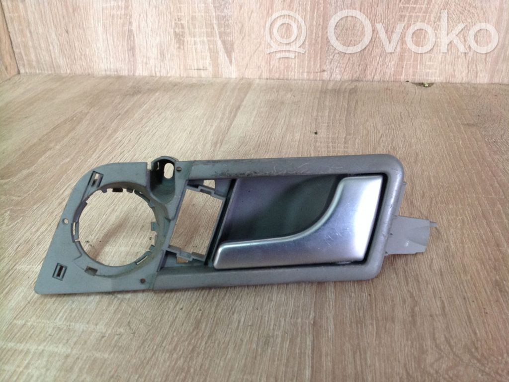 Audi A2 Manecilla interna puerta delantera 