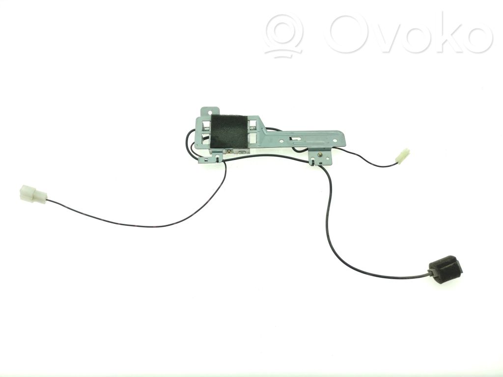 Subaru Outback Pystyantennivahvistin 