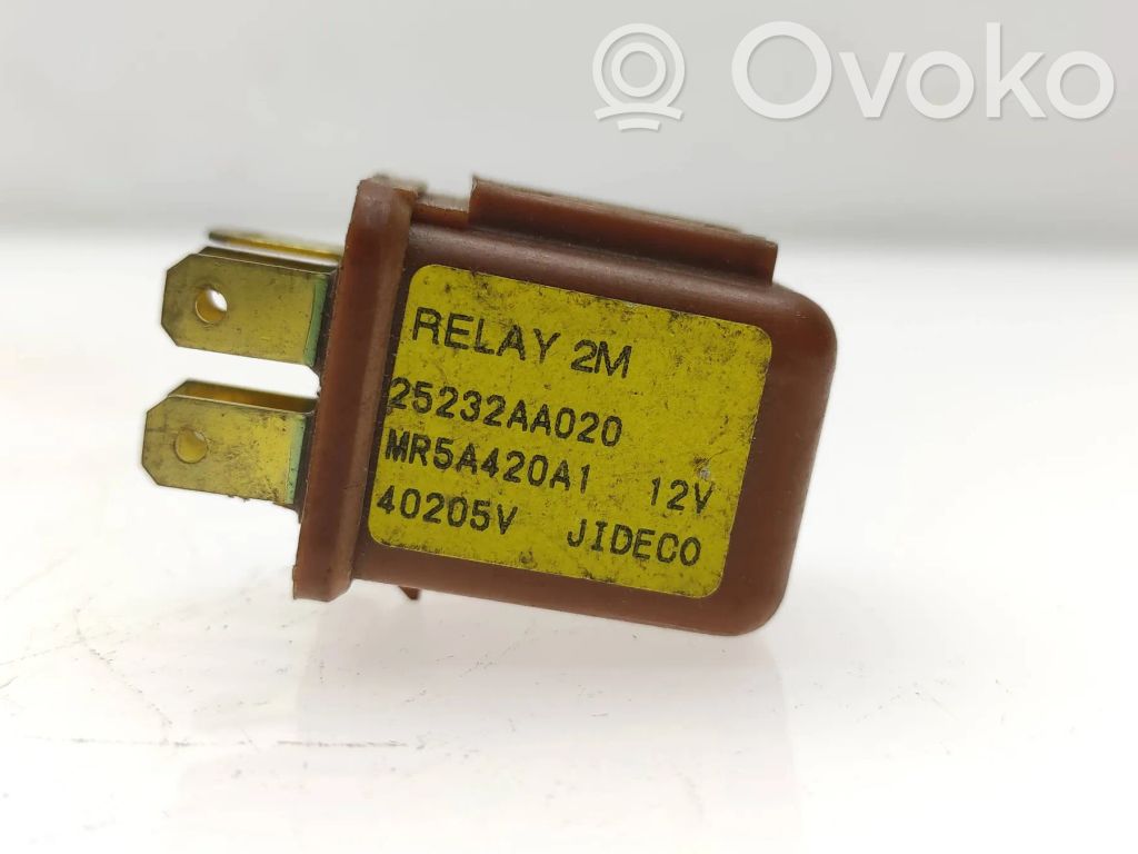 Otros relés   25232AA020,MR5A420A1,40205V,J1DPG0,UJDCC