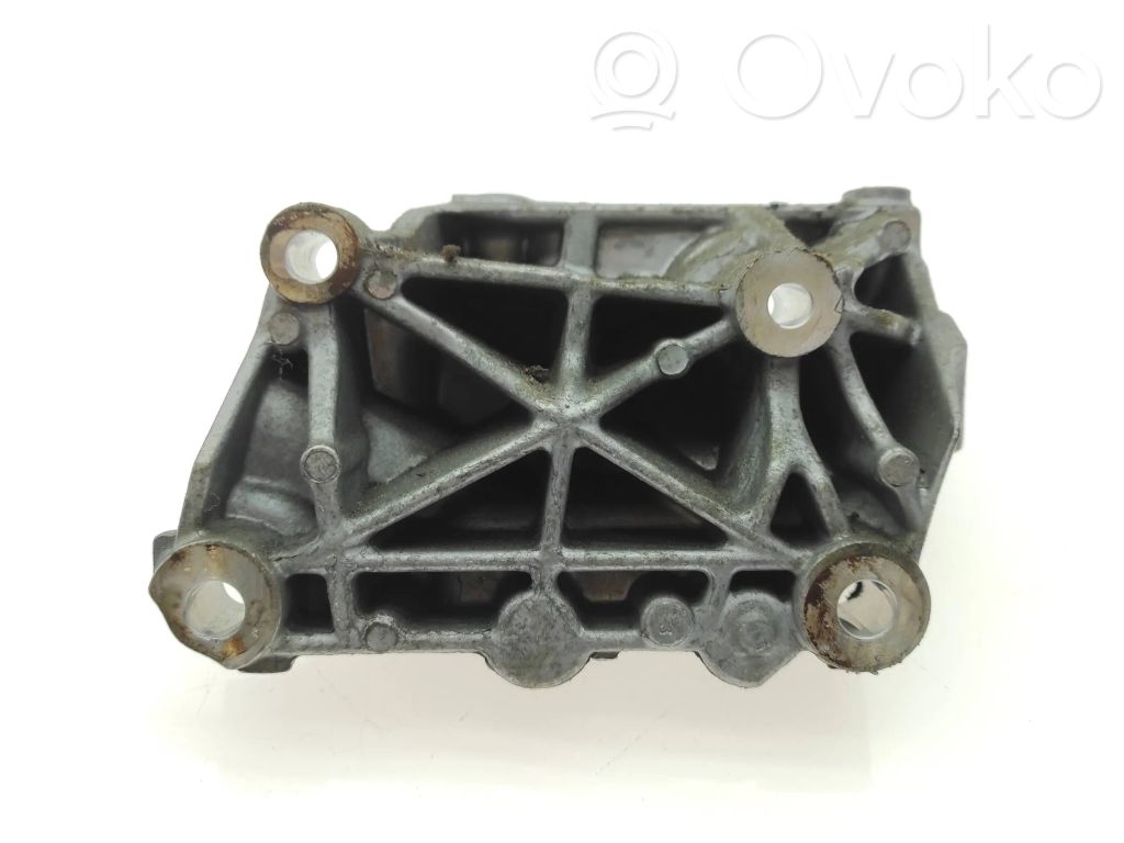 Land Rover Evoque I Engine mounting bracket 