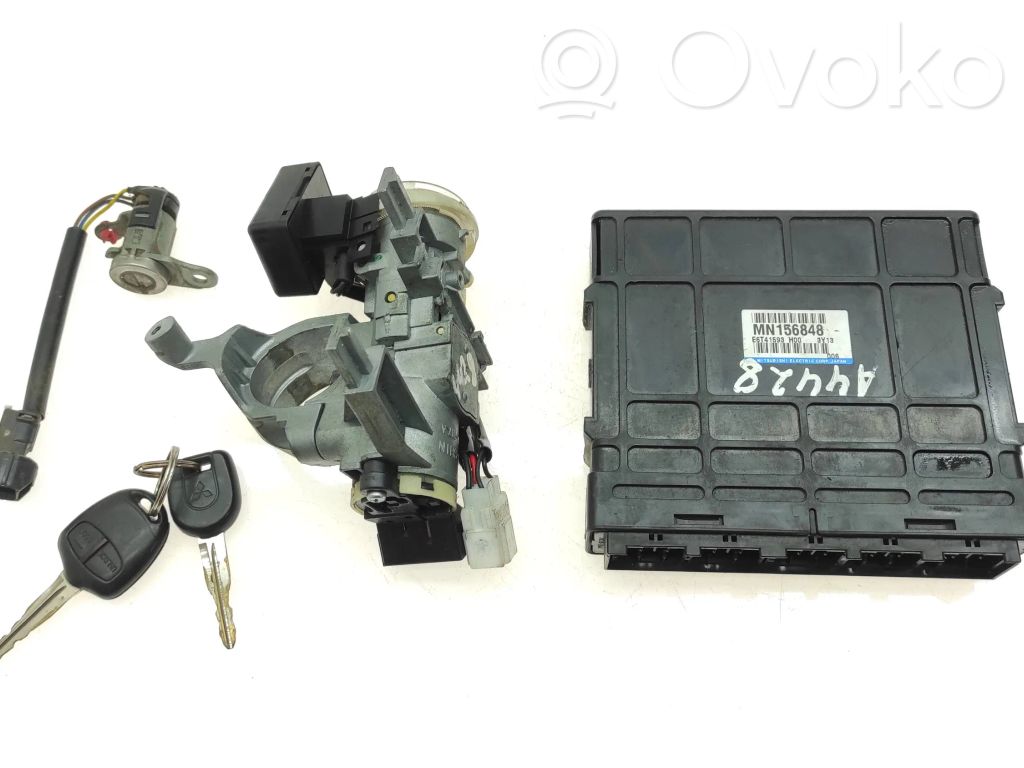 Mitsubishi Outlander Komputer / Sterownik ECU i komplet kluczy 