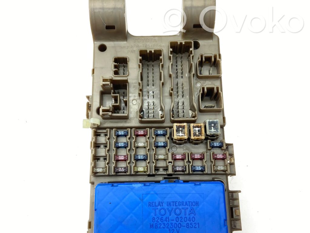 Toyota Corolla E120 E130 Fuse module 