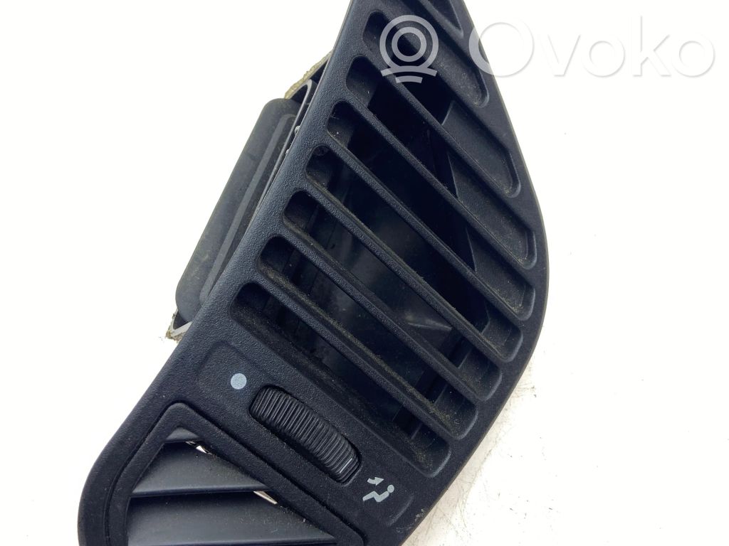 Alfa Romeo 156 Dysze / Kratki środkowego nawiewu deski rozdzielczej 
