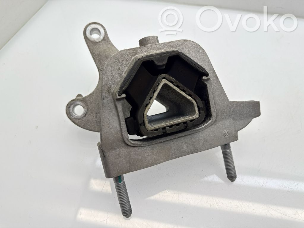 Opel Mokka B Engine mount bracket 