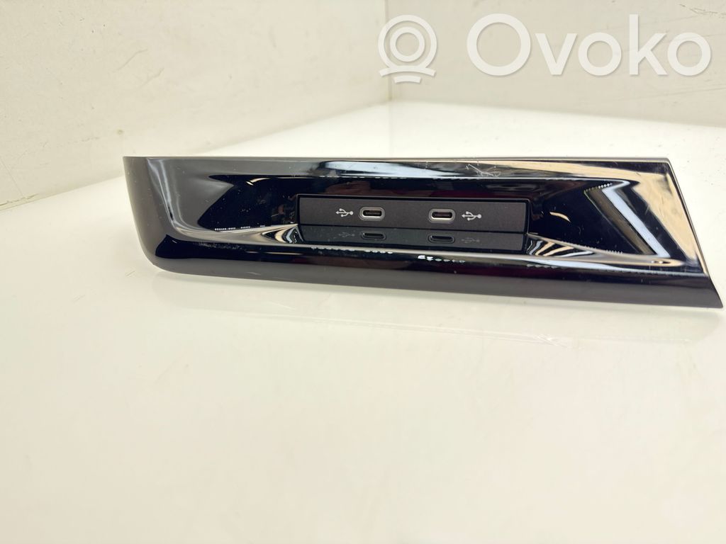 Volkswagen Golf VIII Enchufe conector USB 