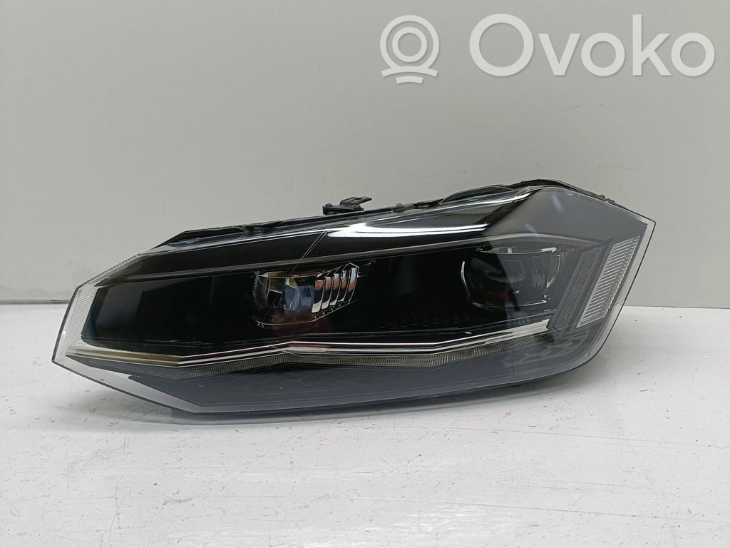 Volkswagen Polo VI Lampa przednia 