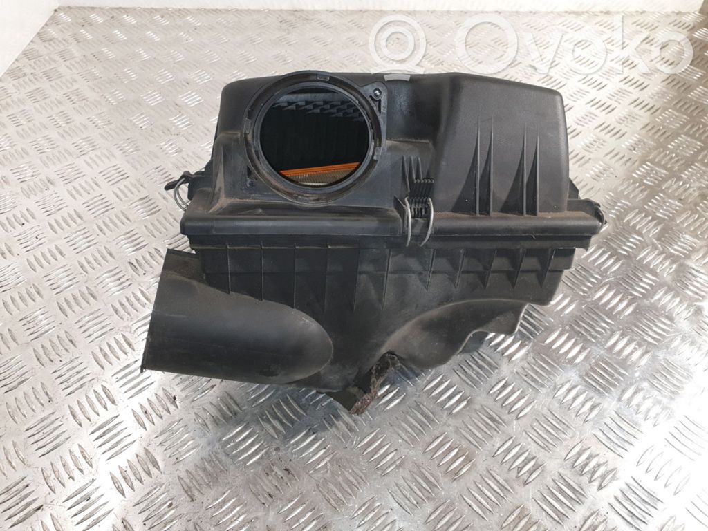 BMW 5 E60 E61 Air filter box 