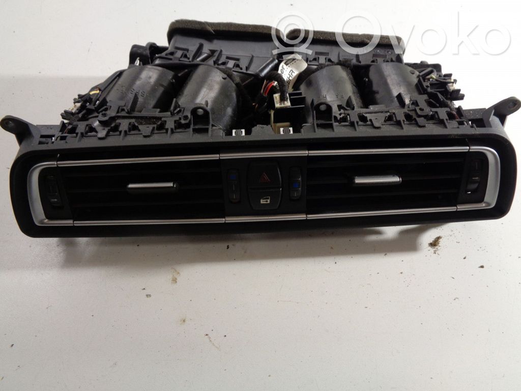 BMW 7 F01 F02 F03 F04 Dysze / Kratki środkowego nawiewu deski rozdzielczej 