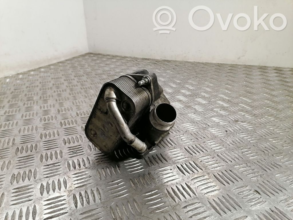BMW 3 F30 F35 F31 Öljynsuodattimen kannake 
