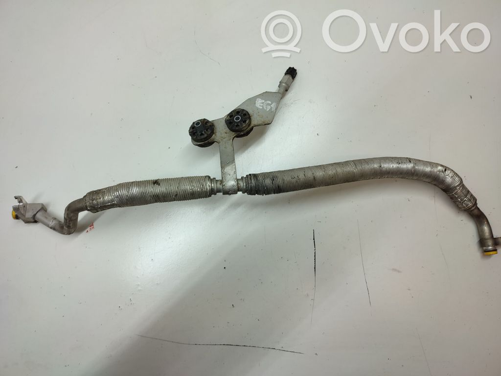 BMW 5 E60 E61 Ilmastointilaitteen putki (A/C) 