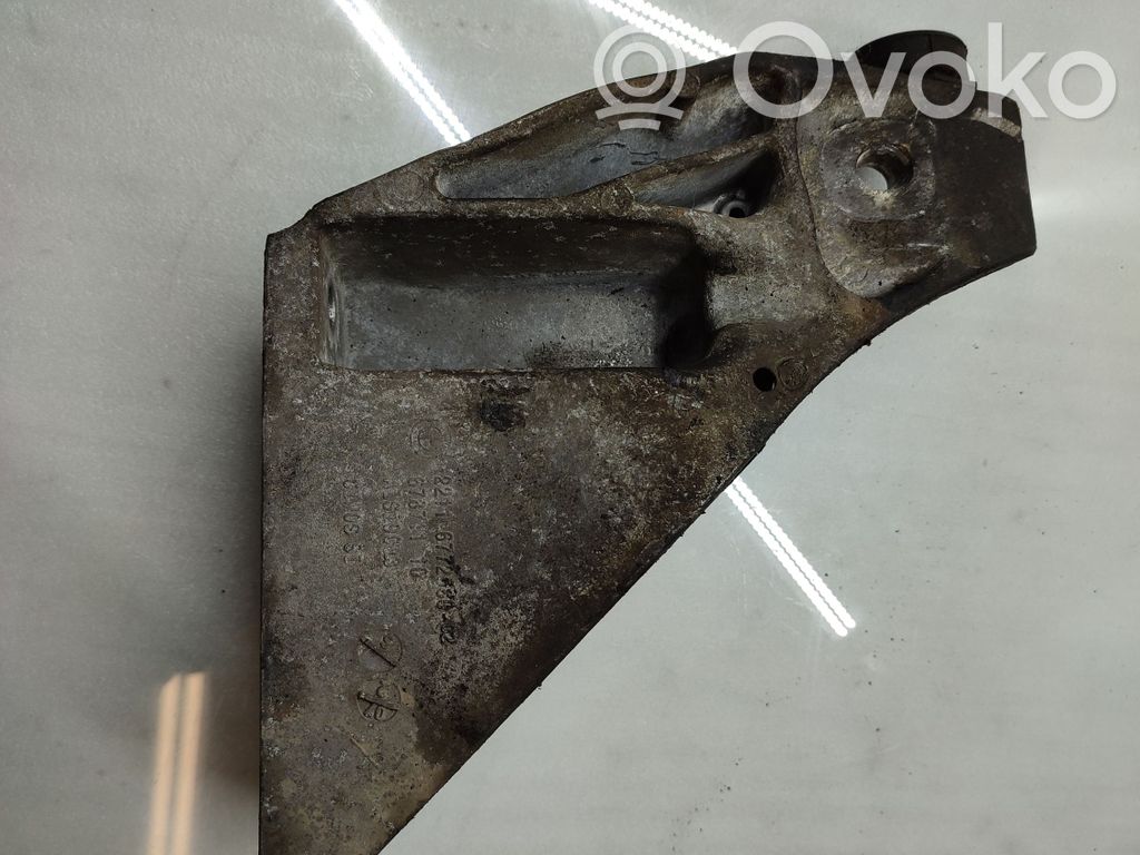 BMW X5 E70 Engine mounting bracket 