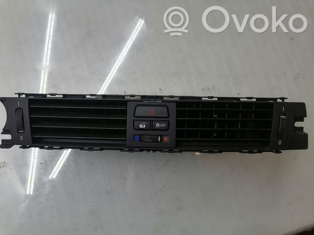 BMW 3 E90 E91 Centrinės oro grotelės 