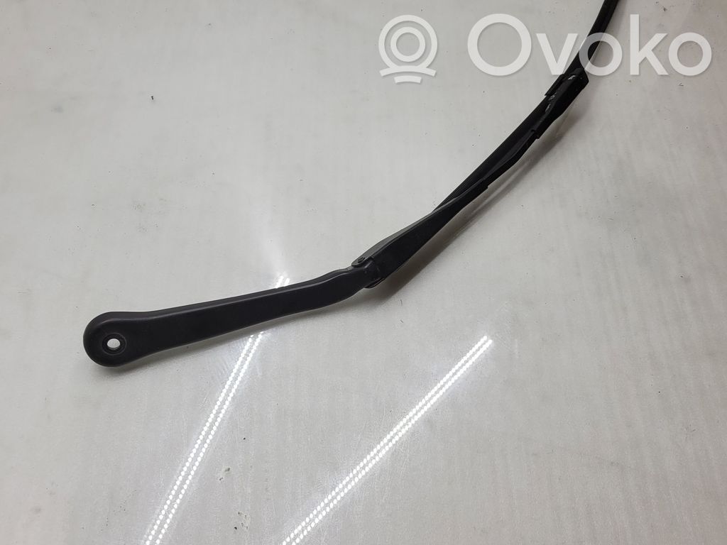 BMW 3 E90 E91 Front wiper blade arm 