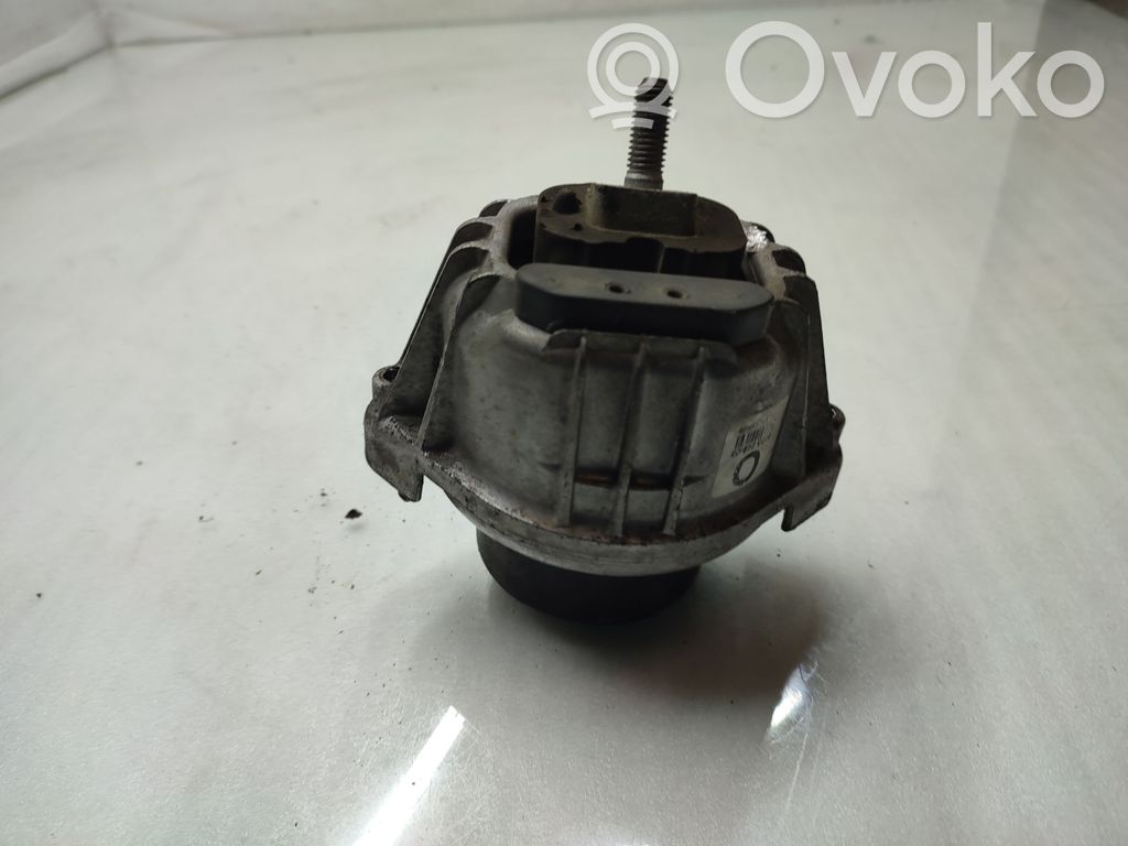 BMW 3 E90 E91 Engine mount bracket 