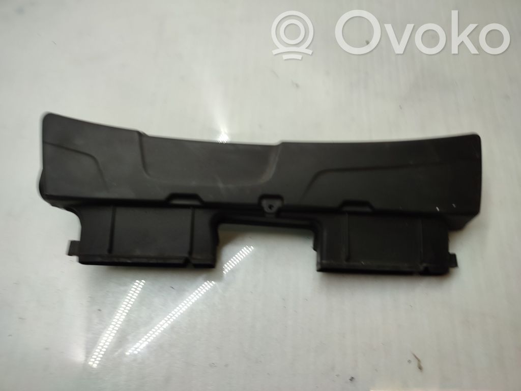 BMW 3 E90 E91 Oro paėmimo kanalo detalė (-ės) 
