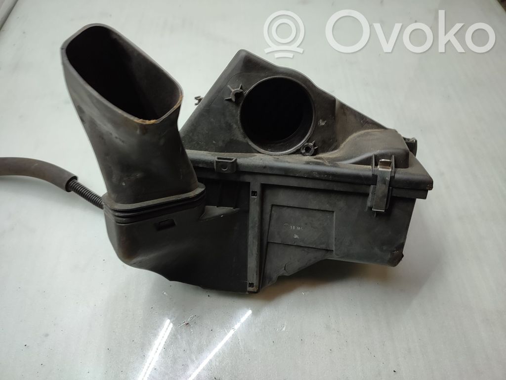 BMW 3 E90 E91 Air filter box 
