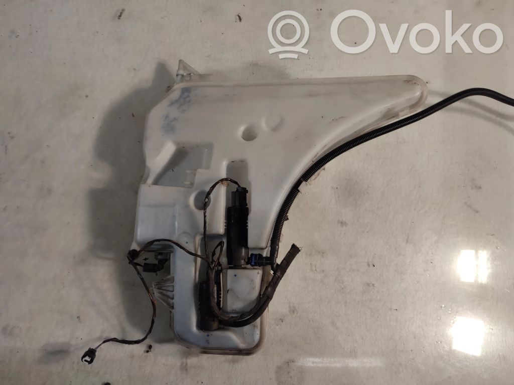 BMW 3 E92 E93 Logu šķidruma tvertne 