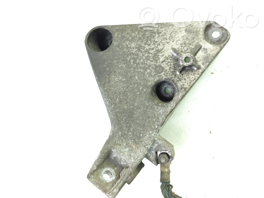 BMW 3 E90 E91 Engine mounting bracket 