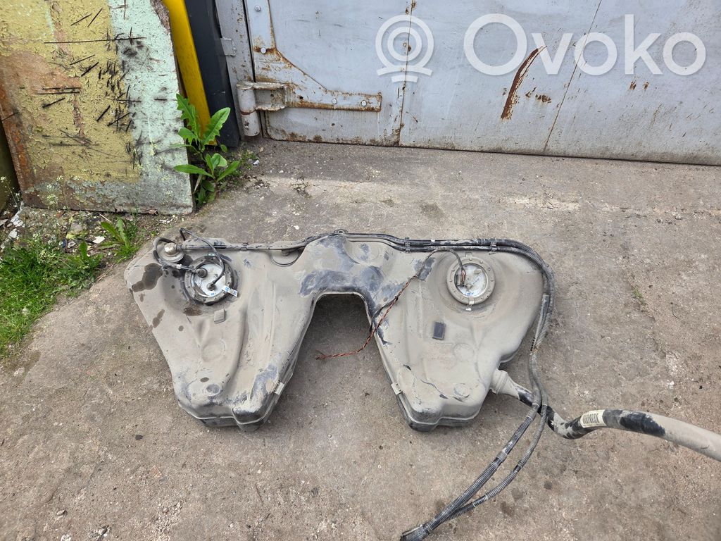 BMW 5 E60 E61 Polttoainesäiliö 