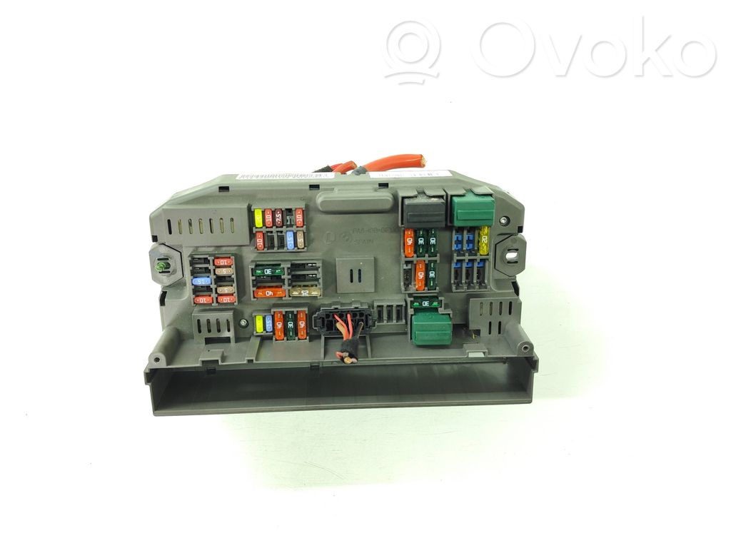 BMW X5 E70 Fuse module 