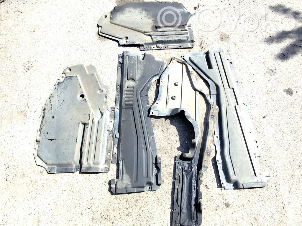 BMW X5 E70 Protecție inferioară motor 