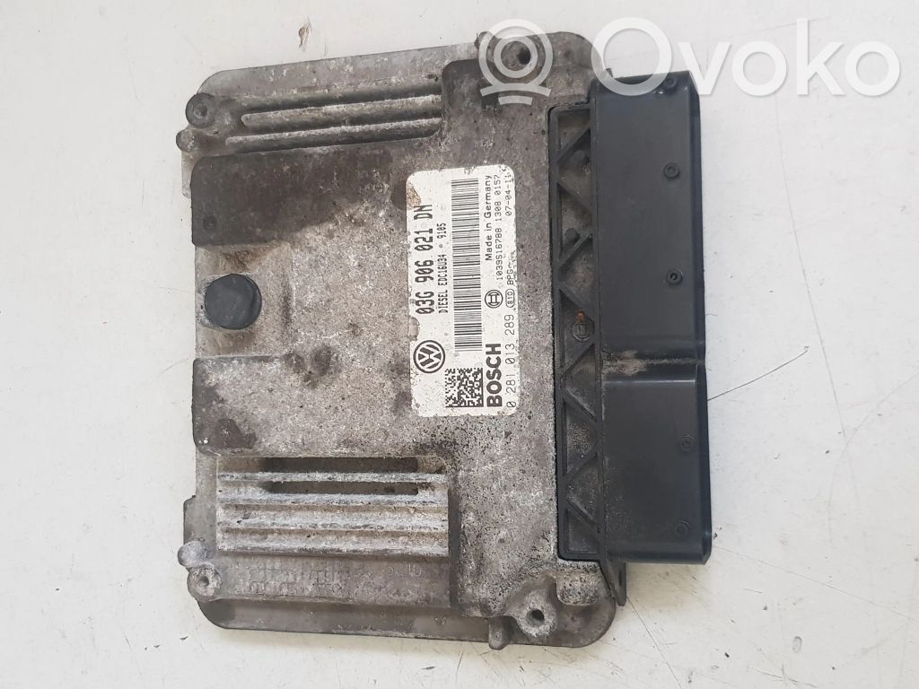 Volkswagen Golf V Engine control unit/module 