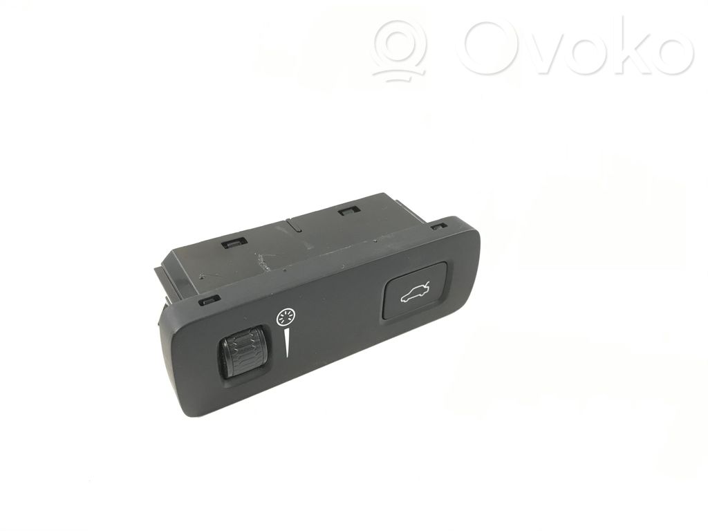 Volvo XC60 Tailgate opening switch 