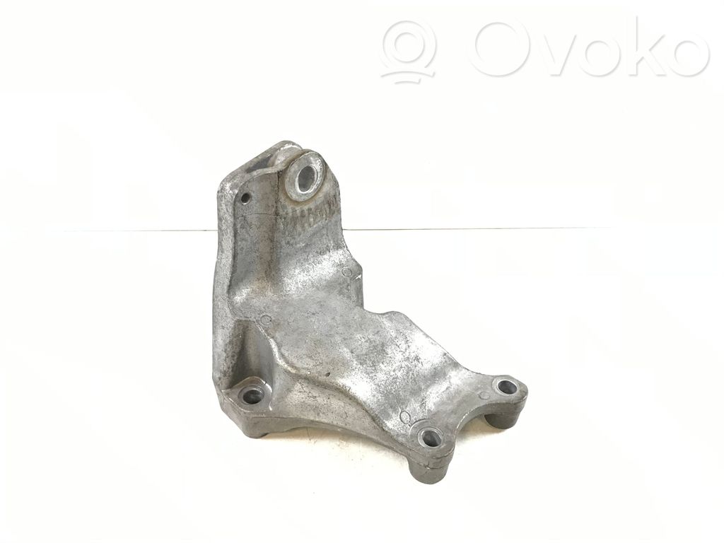 Ford Mustang VI Engine mounting bracket 
