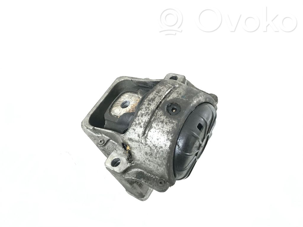 Audi Q5 SQ5 8R Engine mount bracket 