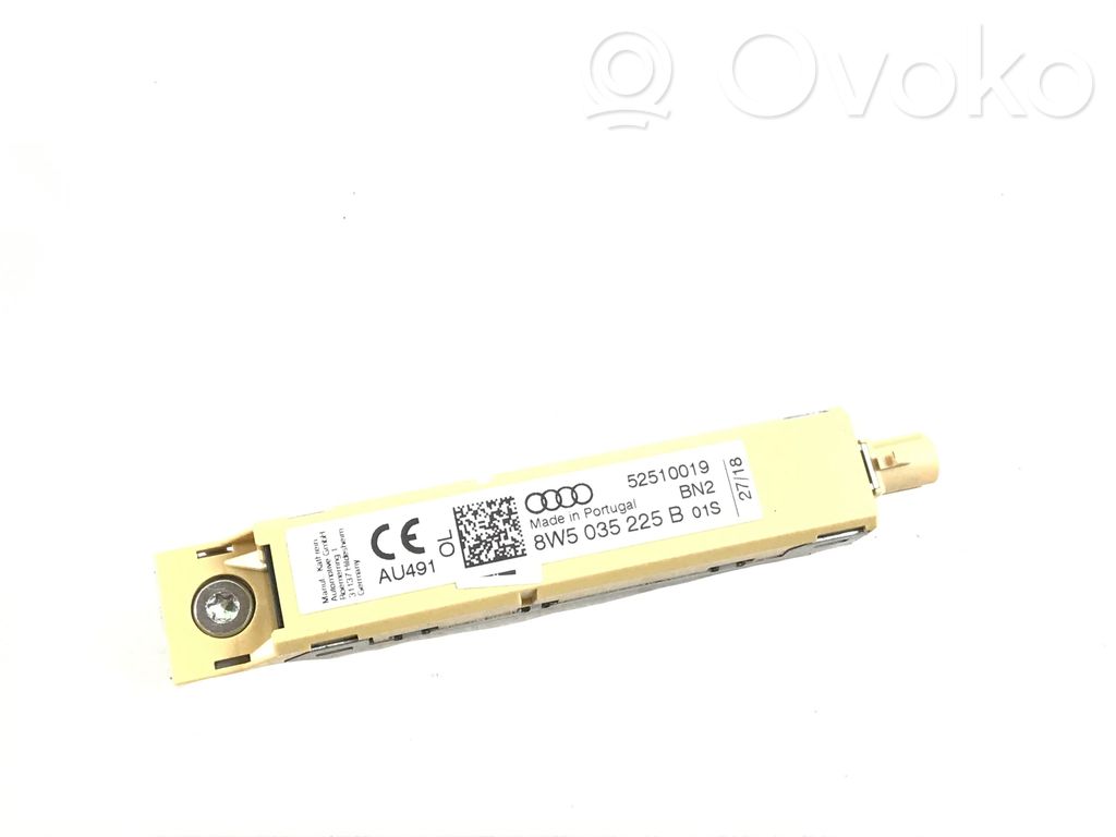 Audi A4 S4 B9 Antenos stiprintuvas 