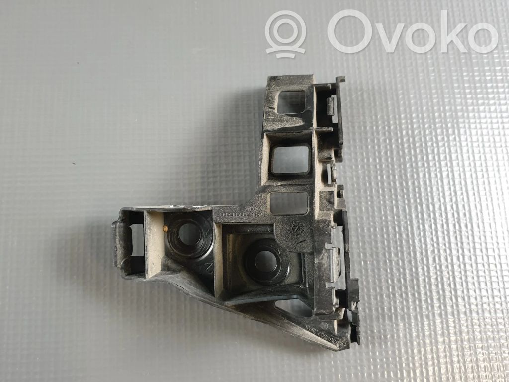 Volkswagen Golf VII Soporte de montaje del parachoques trasero 