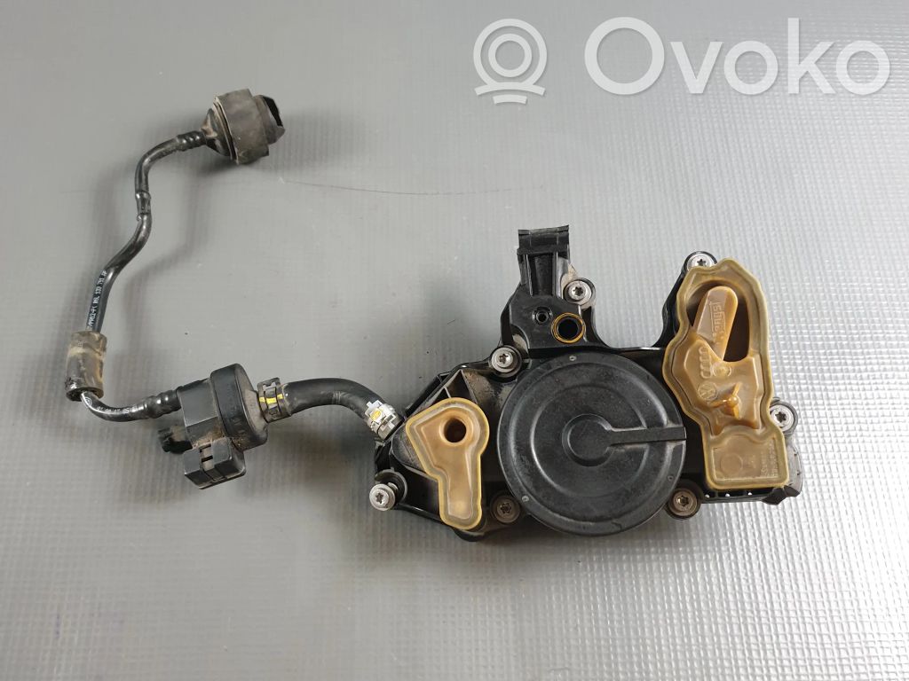 Audi A4 S4 B9 Odpowietrznik / Separator oleju 