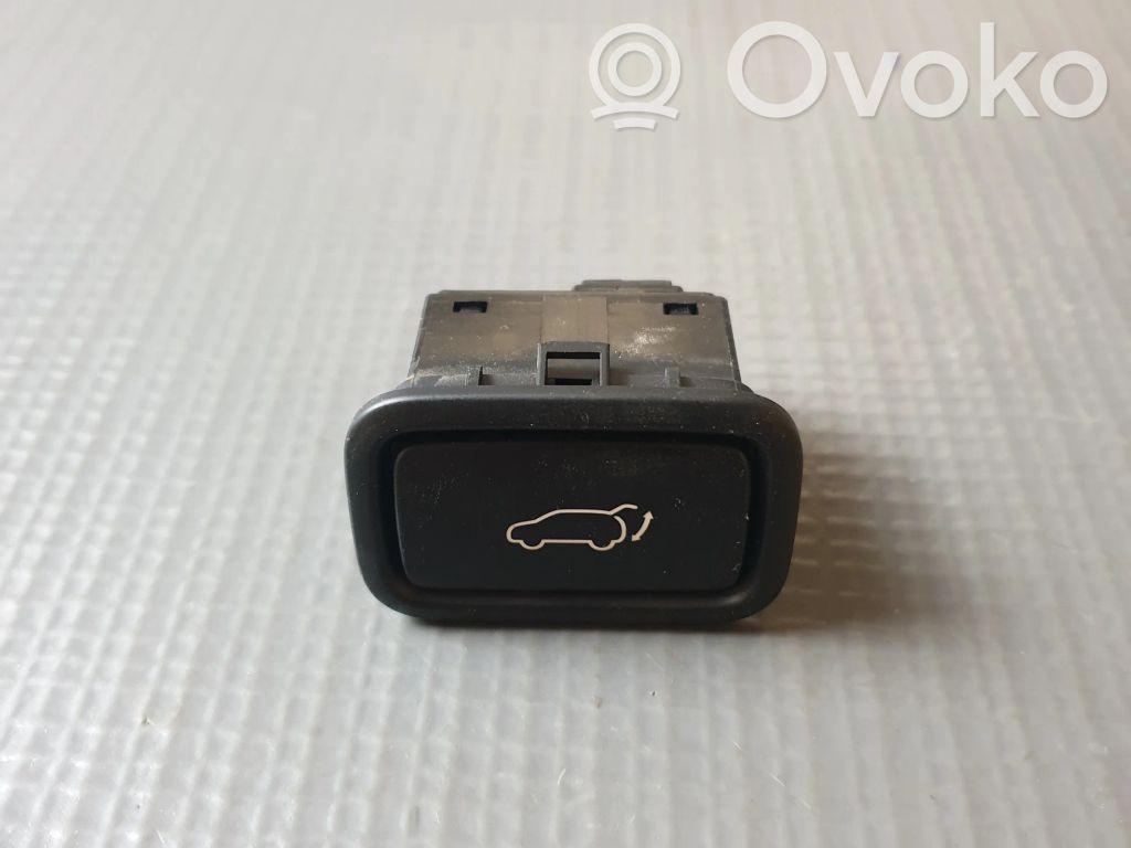 KIA Sportage Tailgate opening switch 