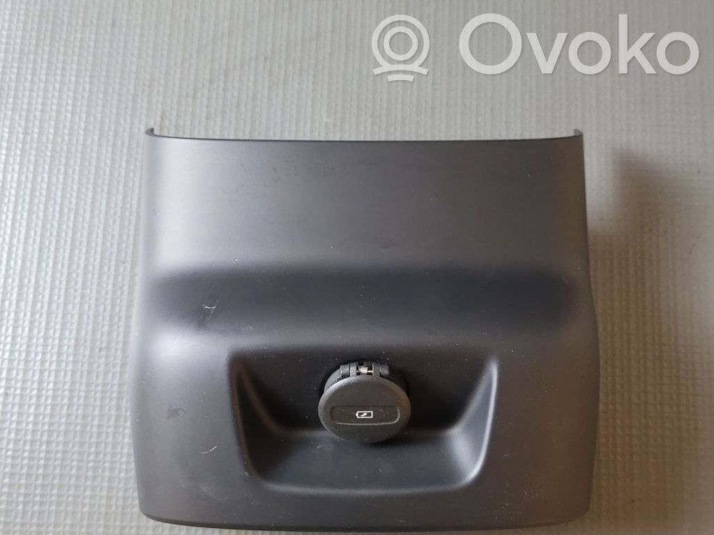 Volvo V90 Cross Country USB socket connector 