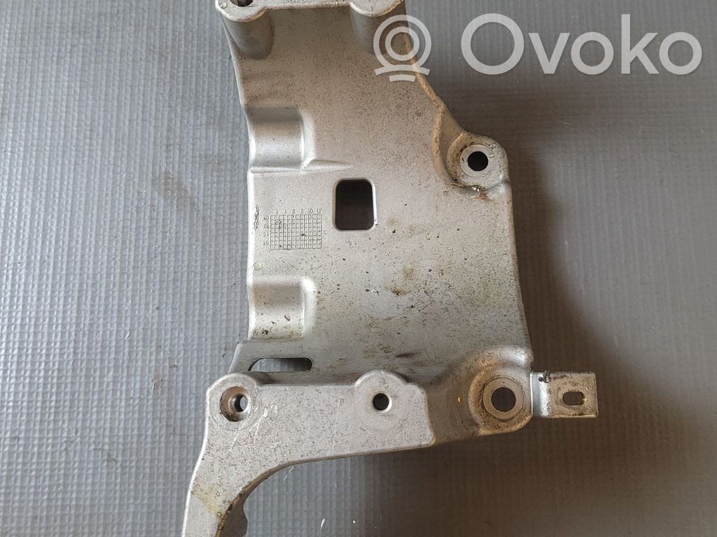 Volvo V90 Cross Country Generator/alternator bracket 