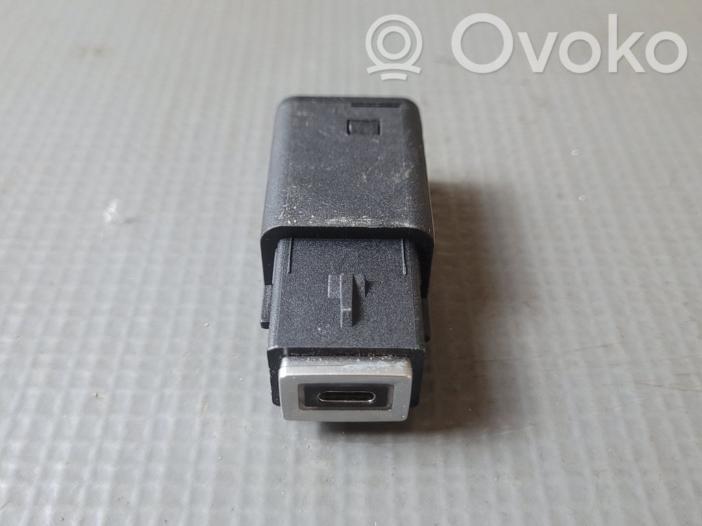 Peugeot 208 II Разъем USB 