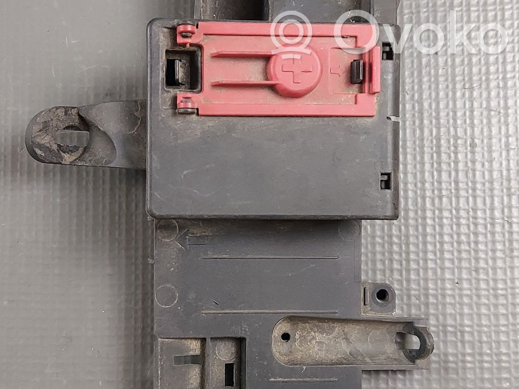 Current control relay   4M0941823D
