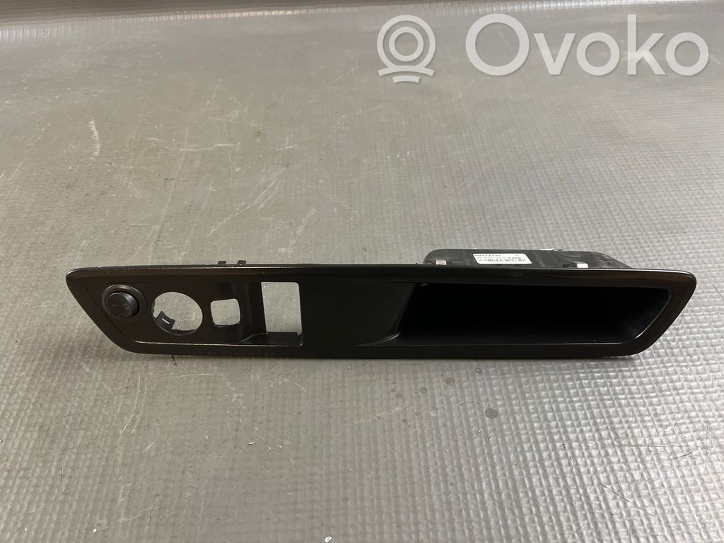 Toyota Proace Front door window switch trim 