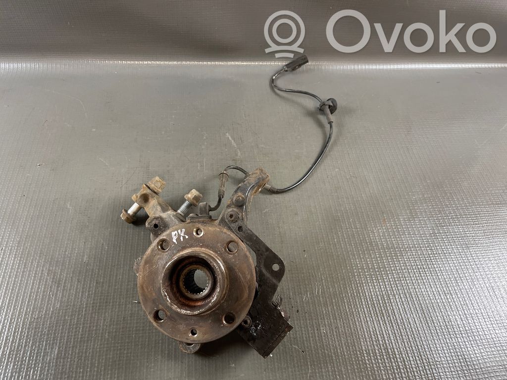 Renault Captur Cubo de rueda delantera 